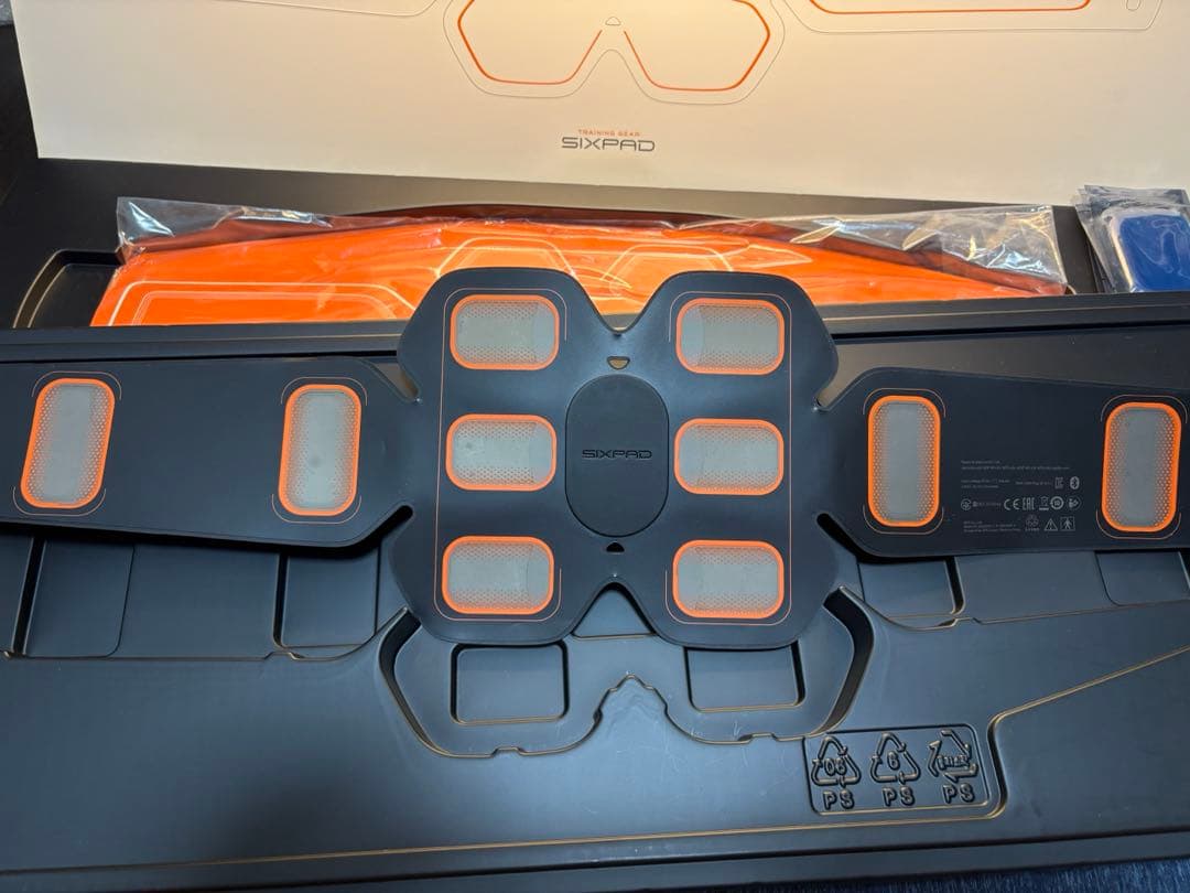 【月末SALE】【超美品】新品パッド付　シックスパッド　アブズベルト　S/M/L