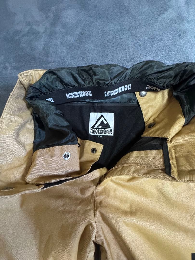 ❣️neoncollective オレンジ XSベストとグレーのフーディーセット❣️