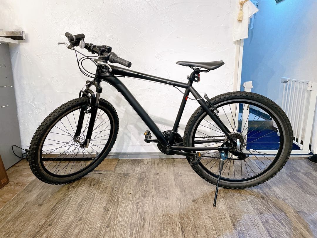 ブラック マウンテンバイク アルミフレーム