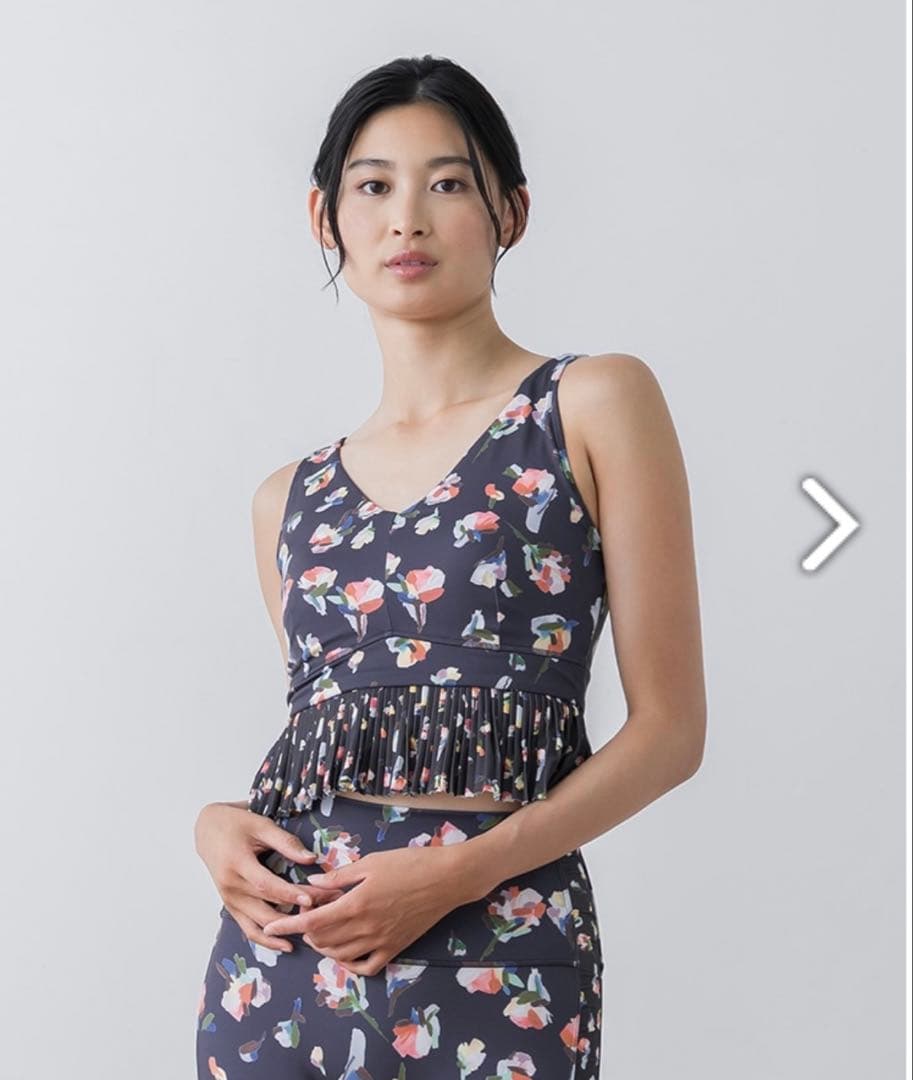 《マロ》SUKALAローズプリントトップ ブラック