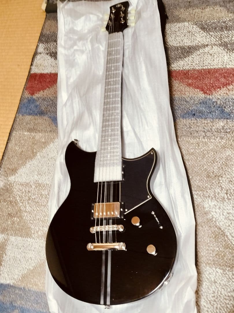 新品YAMAHA REVSTAR ELEMENTS RSE20 BLエレキギター