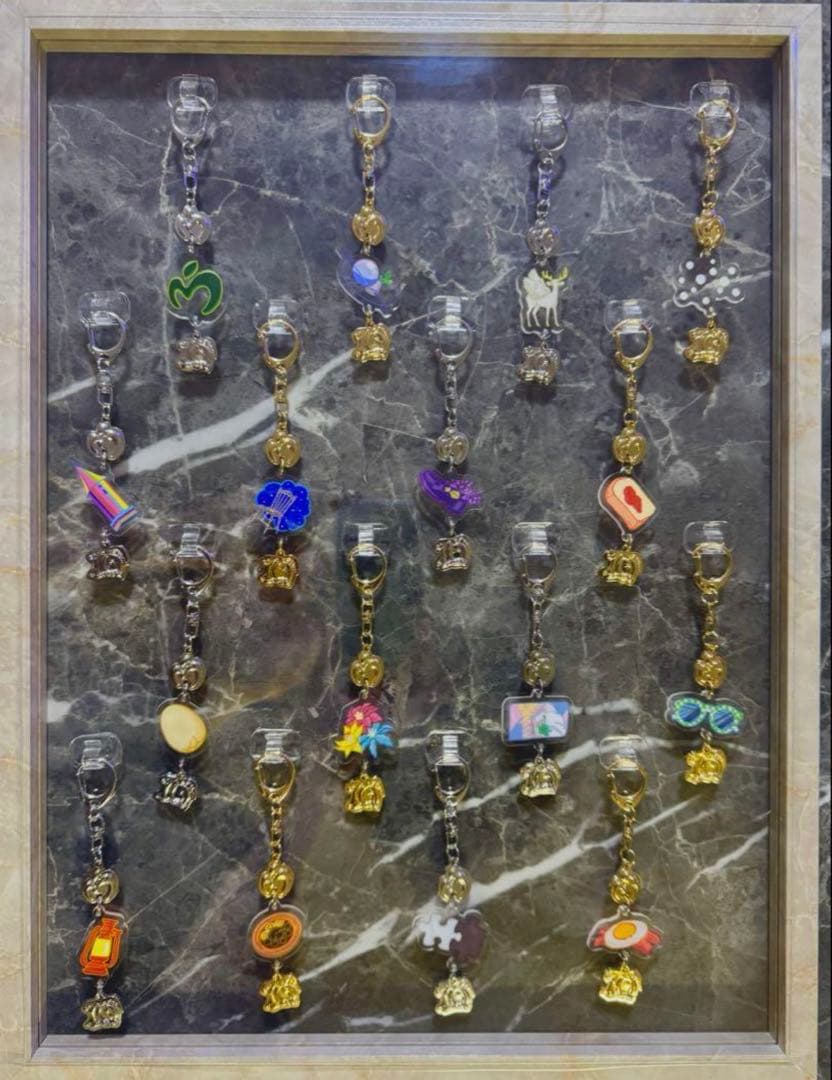 あ*け様 【お値下げ中】Mrs. GREEN APPLE ランダムチャームキーホ