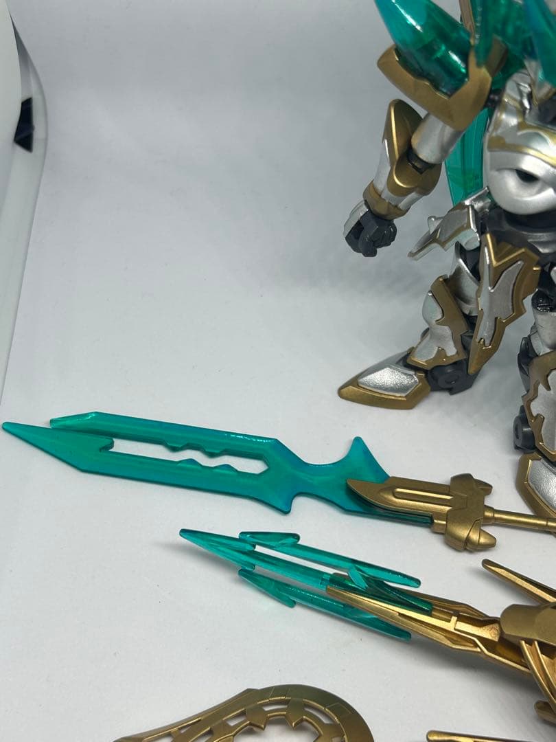 プラモデル　組立済　模型　LBX ダンボール戦機　シャドールシファー　完成品