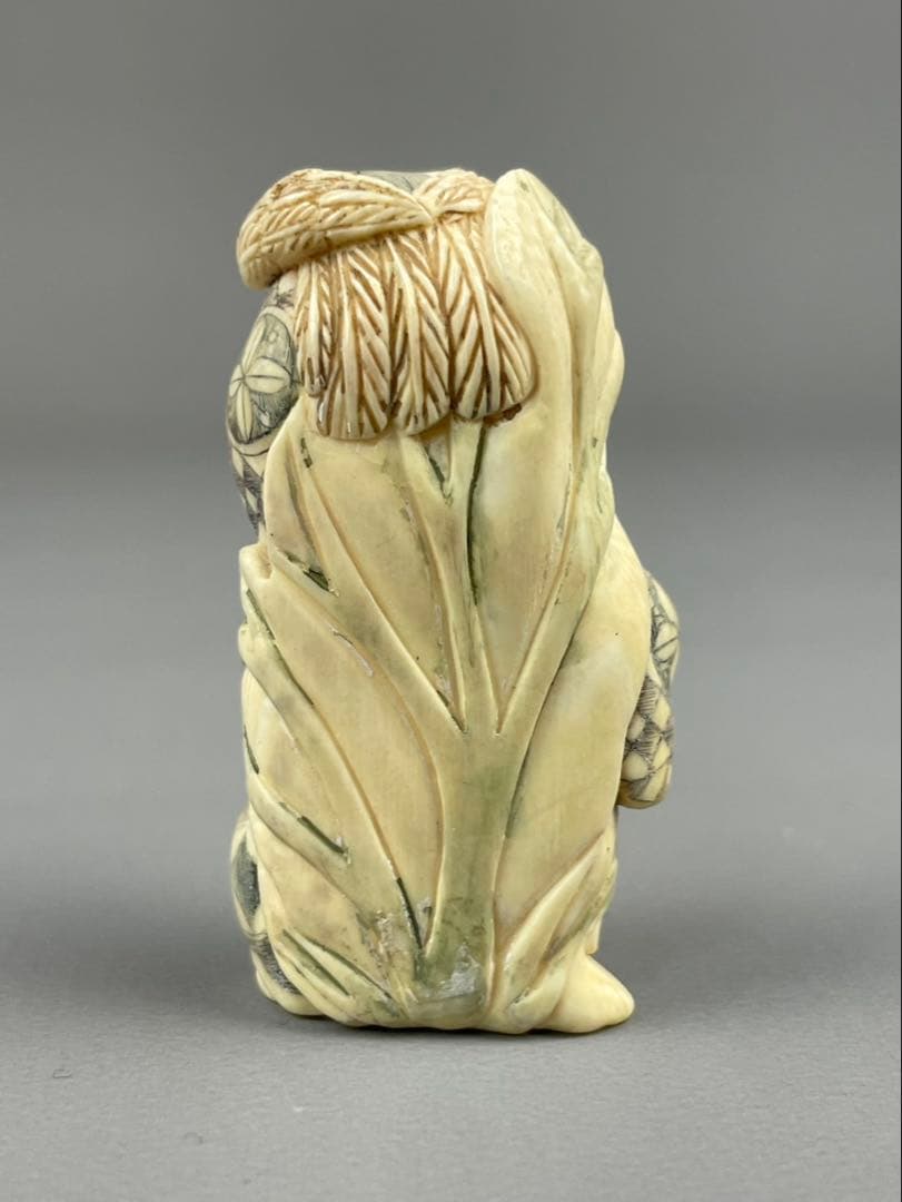 時代根付 極上細密彫り白材 マンモス牙製 作家物 中国美術 天然素材 在銘 美子