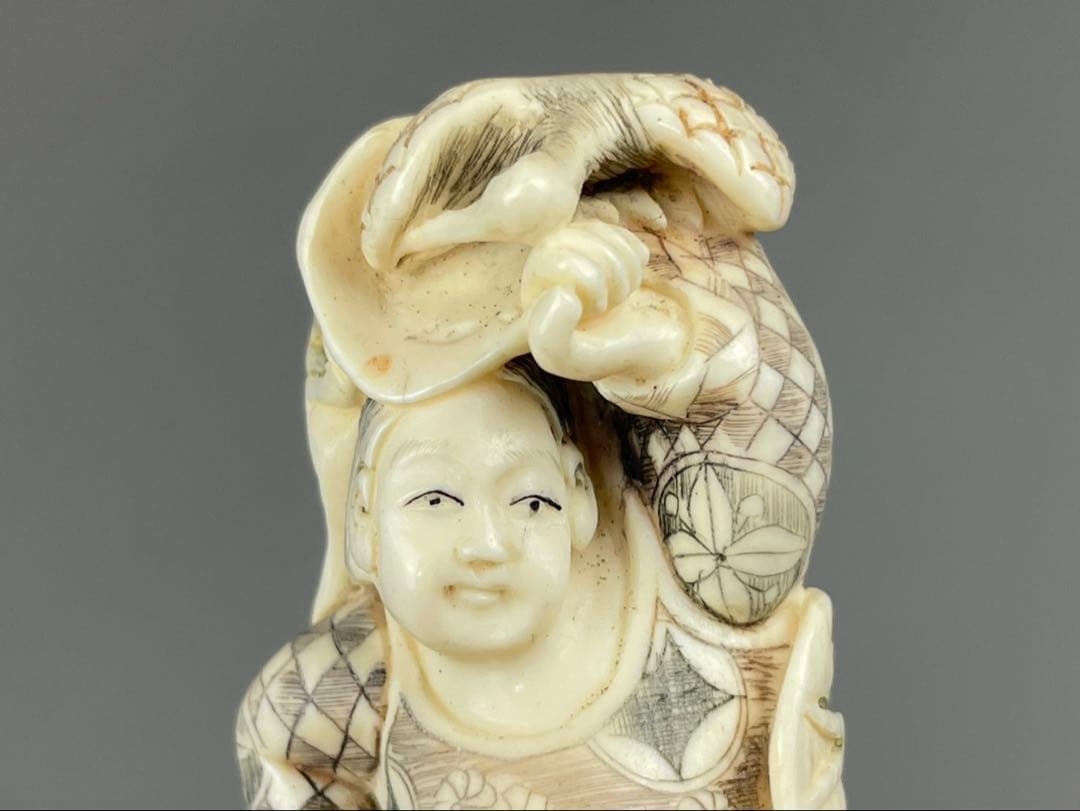 時代根付 極上細密彫り白材 マンモス牙製 作家物 中国美術 天然素材 在銘 美子