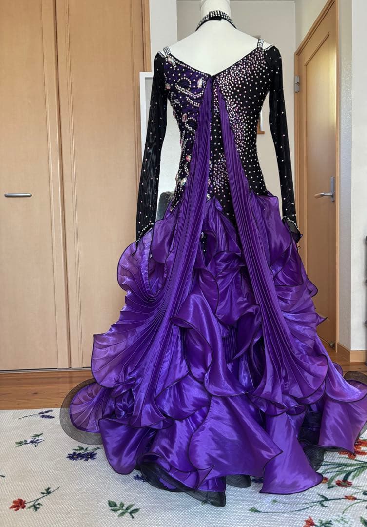 紫の社交ダンスドレス