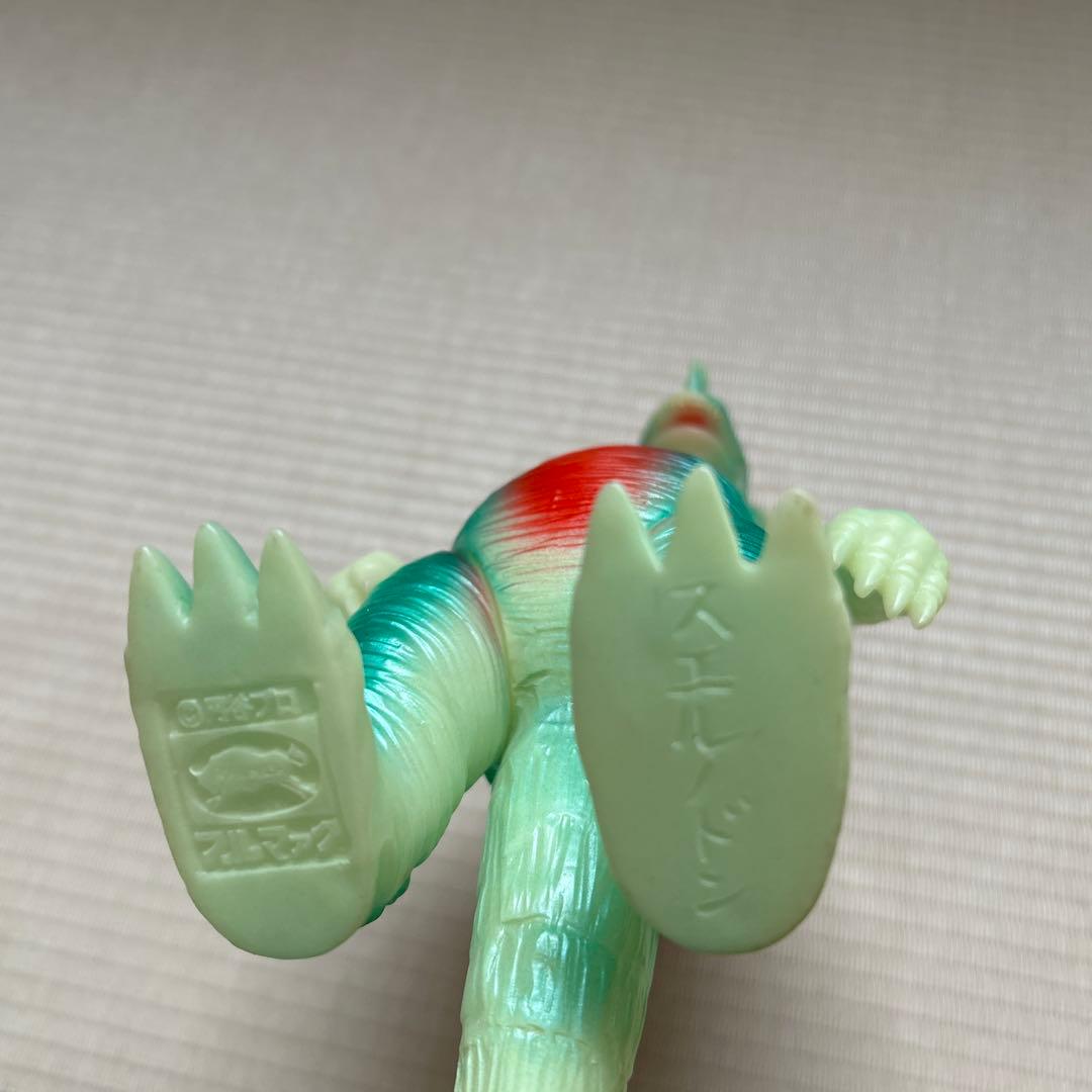 ブルファクト　怪獣フィギュア 青緑色 ソフトビニール　特撮　スエルノドン　蓄光
