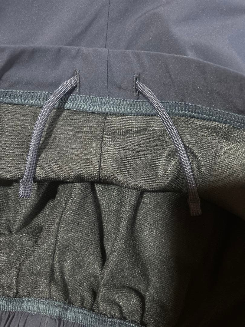 デサント　ムーブスポーツ　ナイロンジャケットとパンツのセットアップ　Lサイズ