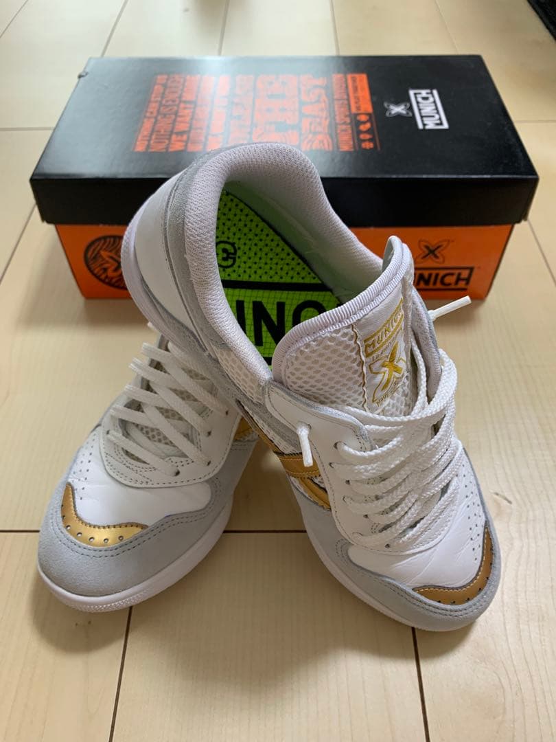 【値下げ】MUNICH CONTINENTAL フットサルシューズ