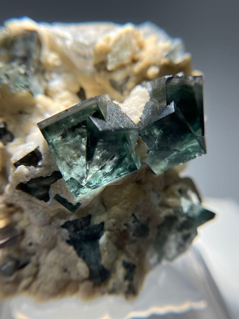 Helens pocket産　フローライト　蛍石　原石　鉱物　鉱物標本