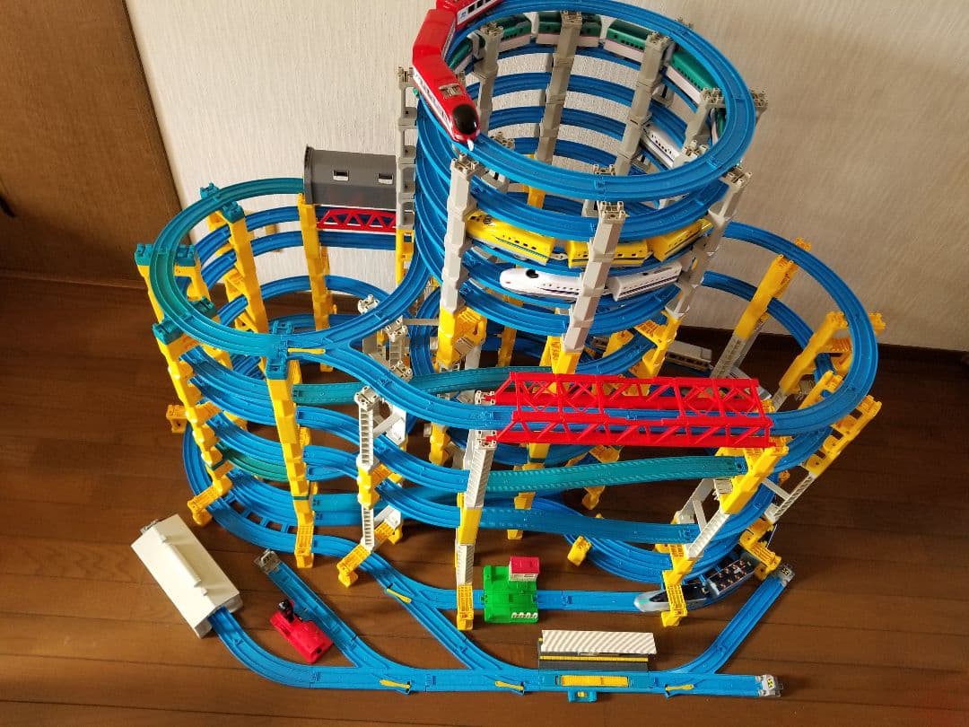 プラレール線路　立体タワー