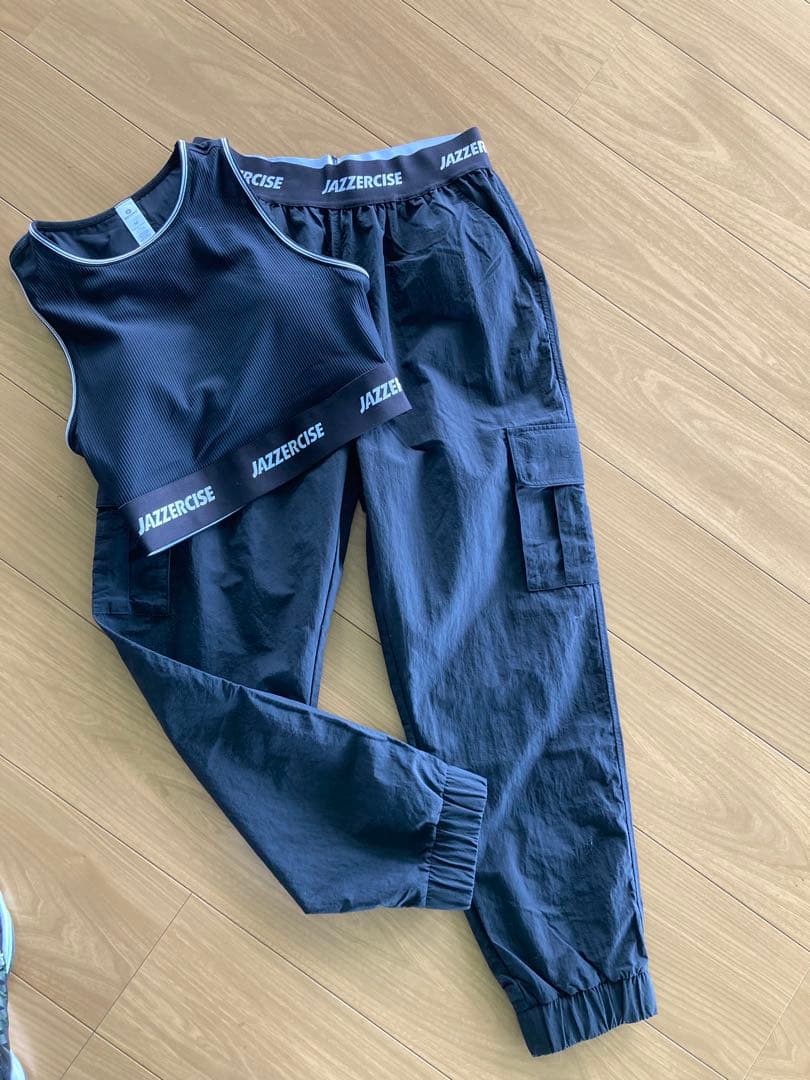 ジャザサイズ　クロップトップ&カーゴパンツセット Mサイズ