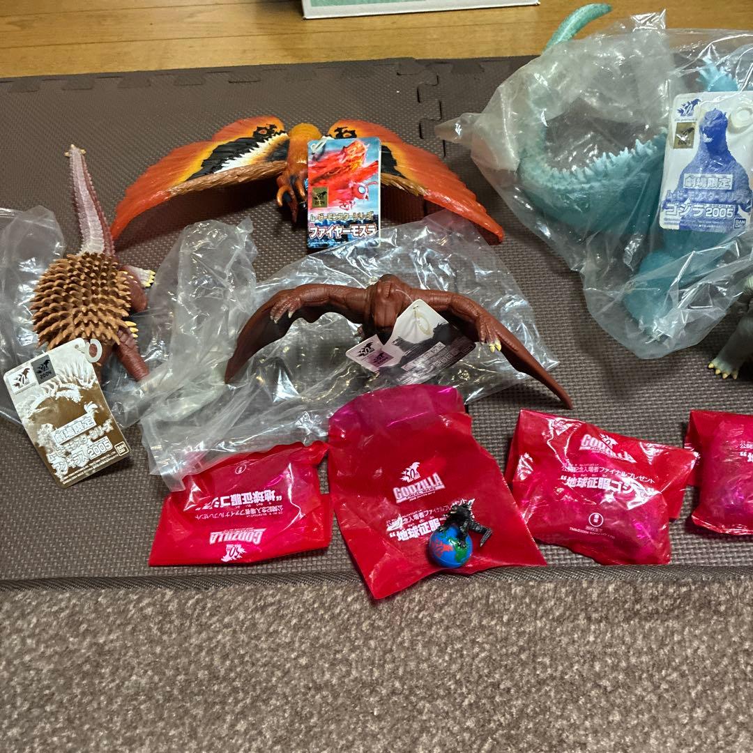 ⭐︎新品タグ付ムービーモンスターシリーズミニラ、ゴジララドン、モスラ劇場限定ゴジラ