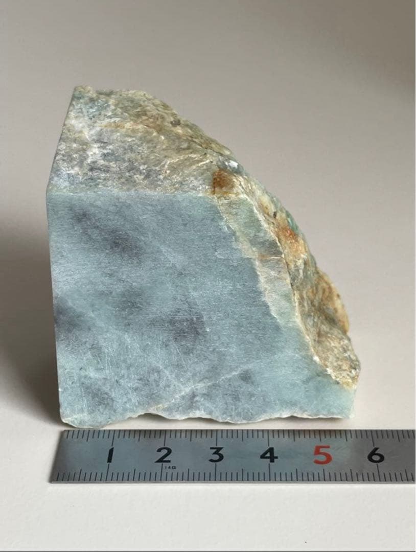 【国産鉱物】糸魚川翡翠　青海の山翡翠