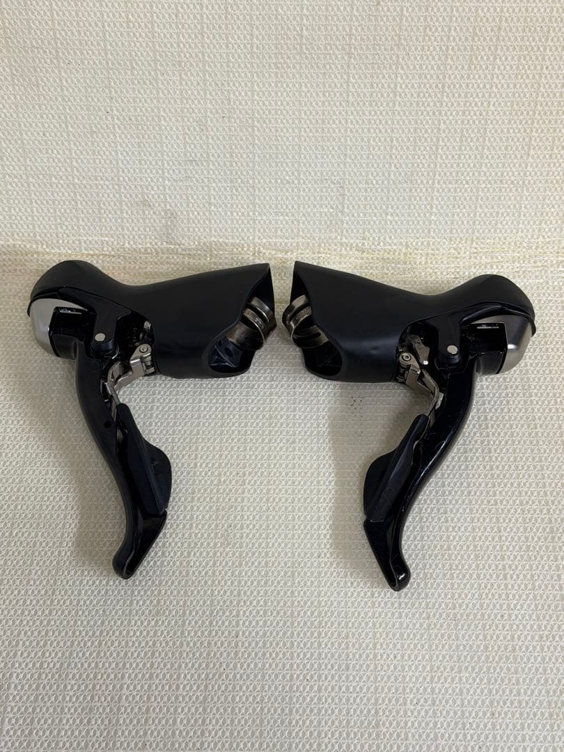 ST-5700 105 10s STIレバー 左右セット　シマノ