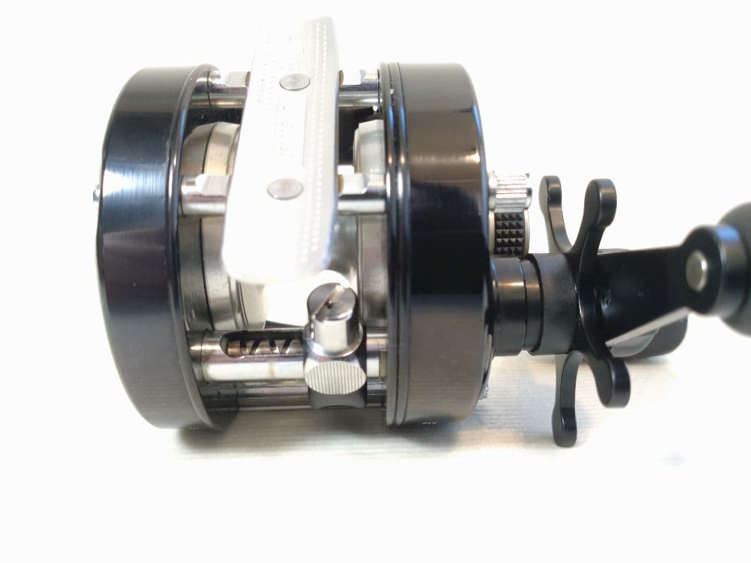 リール Abu Garcia UC 4600C Real2 Deal2 Plus