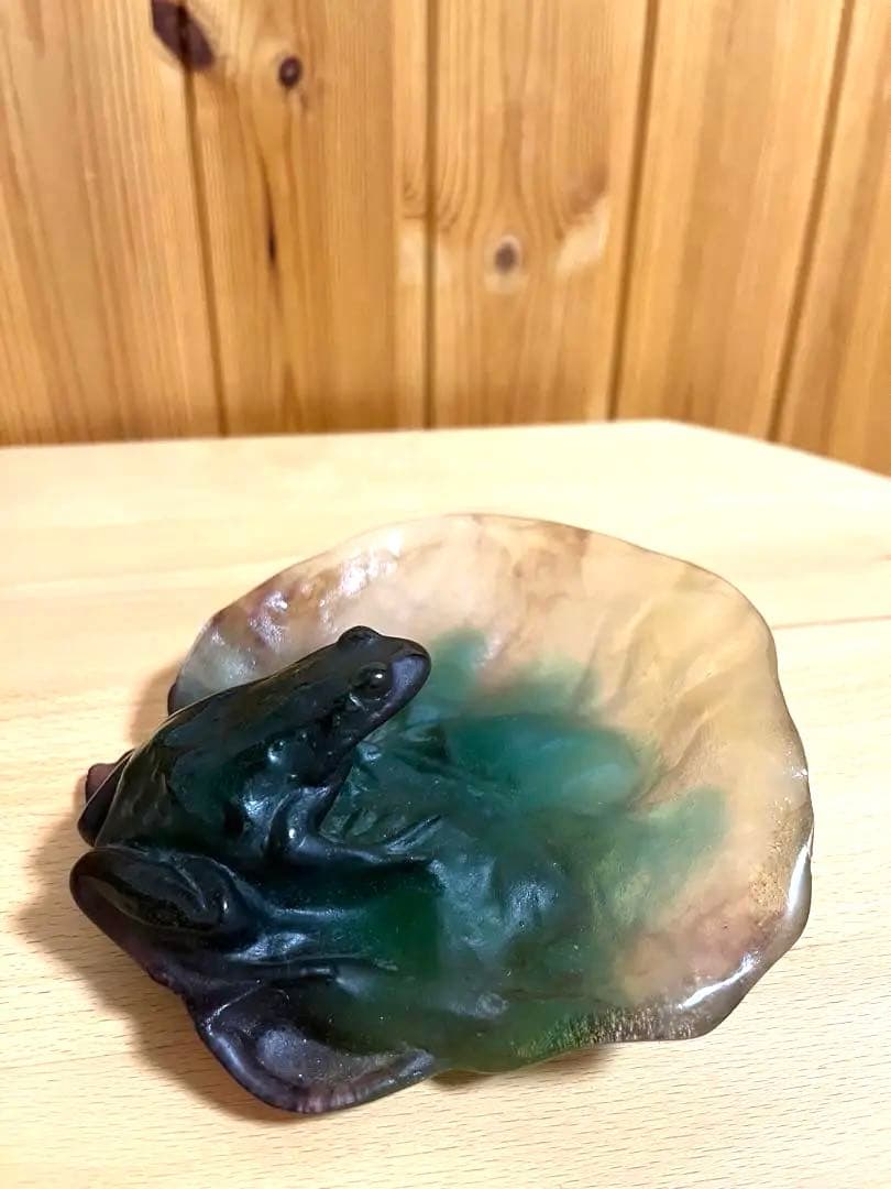 ドーム・ナンシー　ガラス　カエル