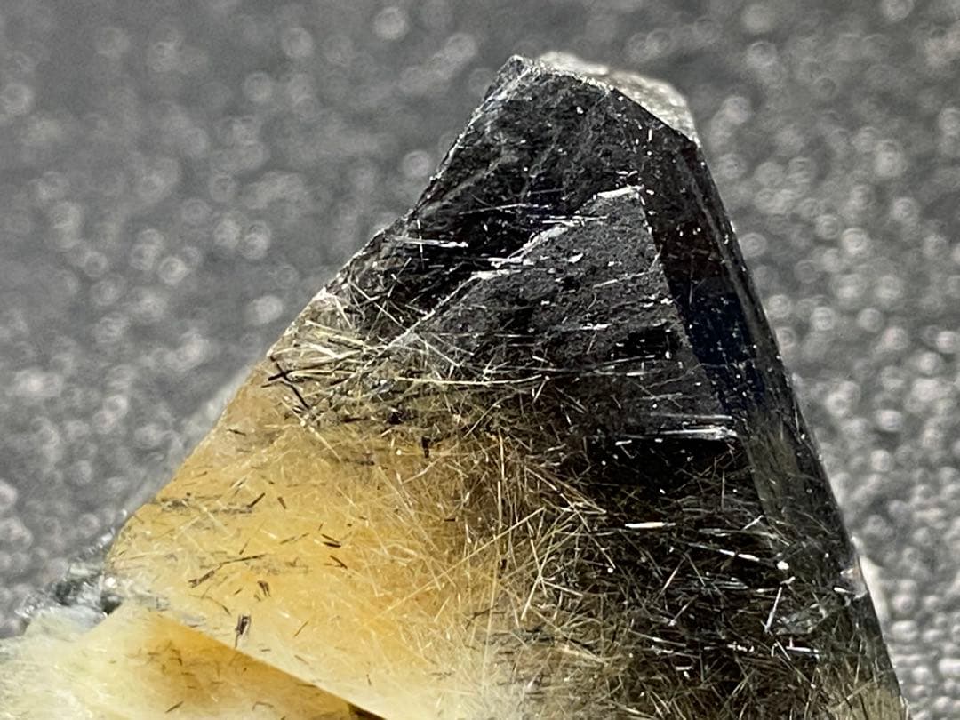 ザギ水晶　ザキ鉱山　ザギマウンテンクォーツ　ルチル入り　24.2g