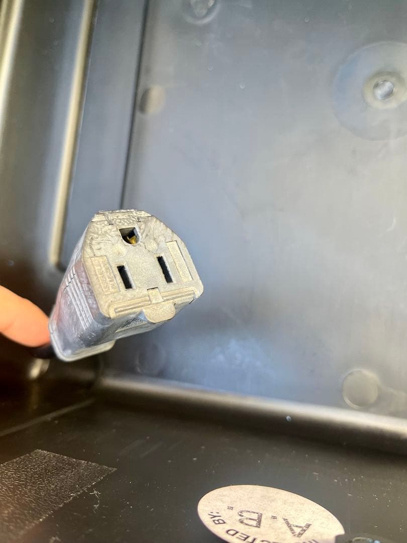 米軍放出品 ハードケース 電源コネクタ付き SKB ハードプロテクターケース