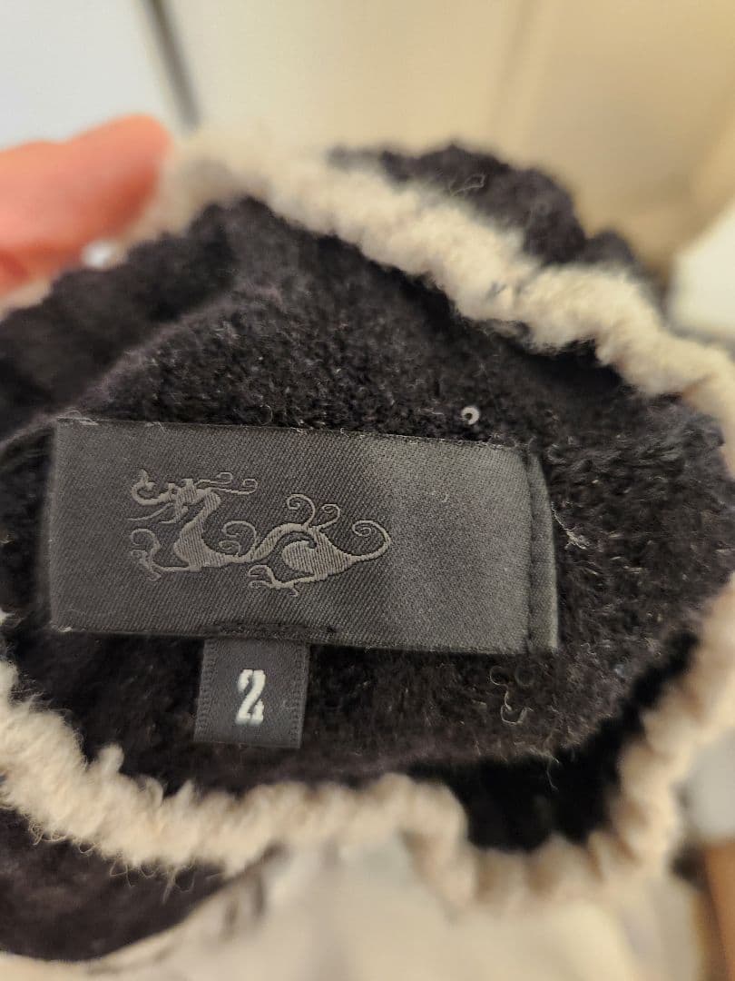 Dance with dragon　ニットベスト