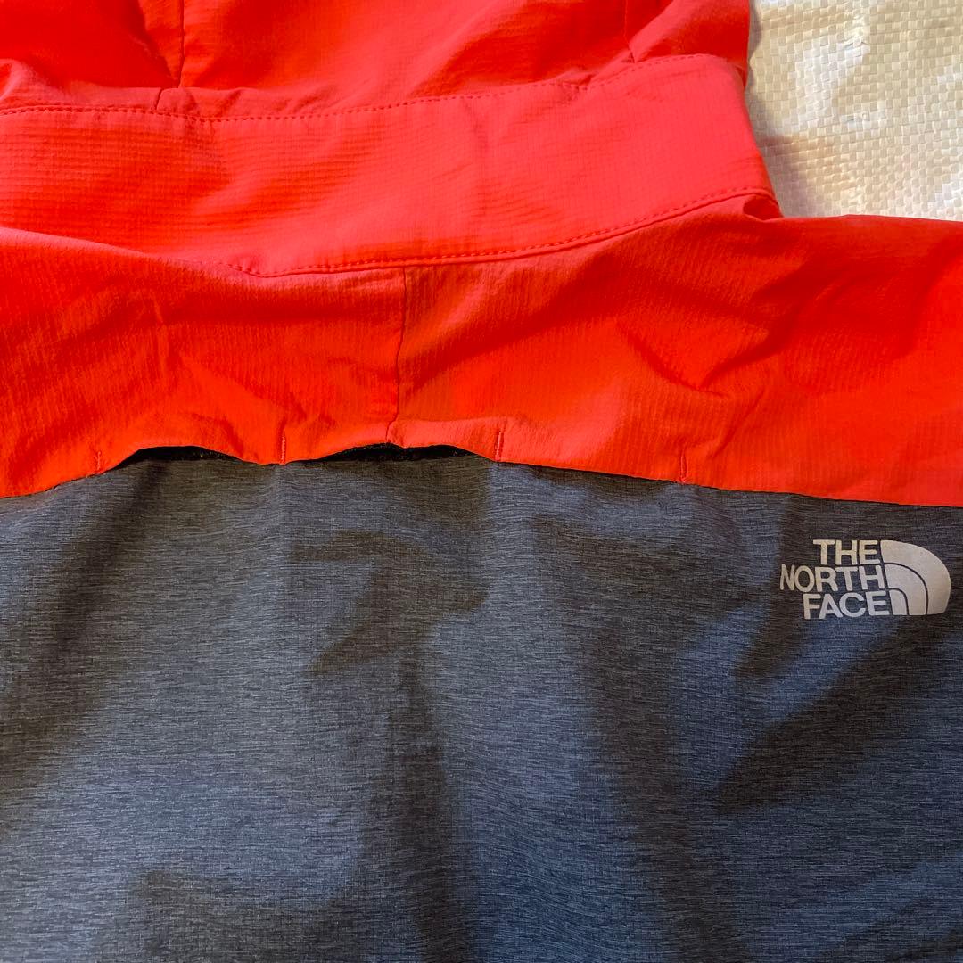 THE NORTH FACE フード付きウィンドブレーカー