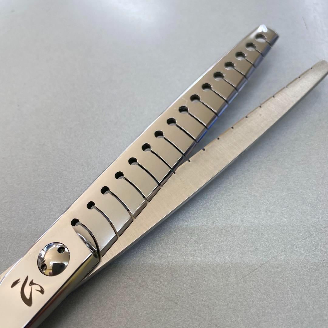 7インチシザー ６０% スピードアップ！新品　トリミングに最高の逸品！切れ味抜群