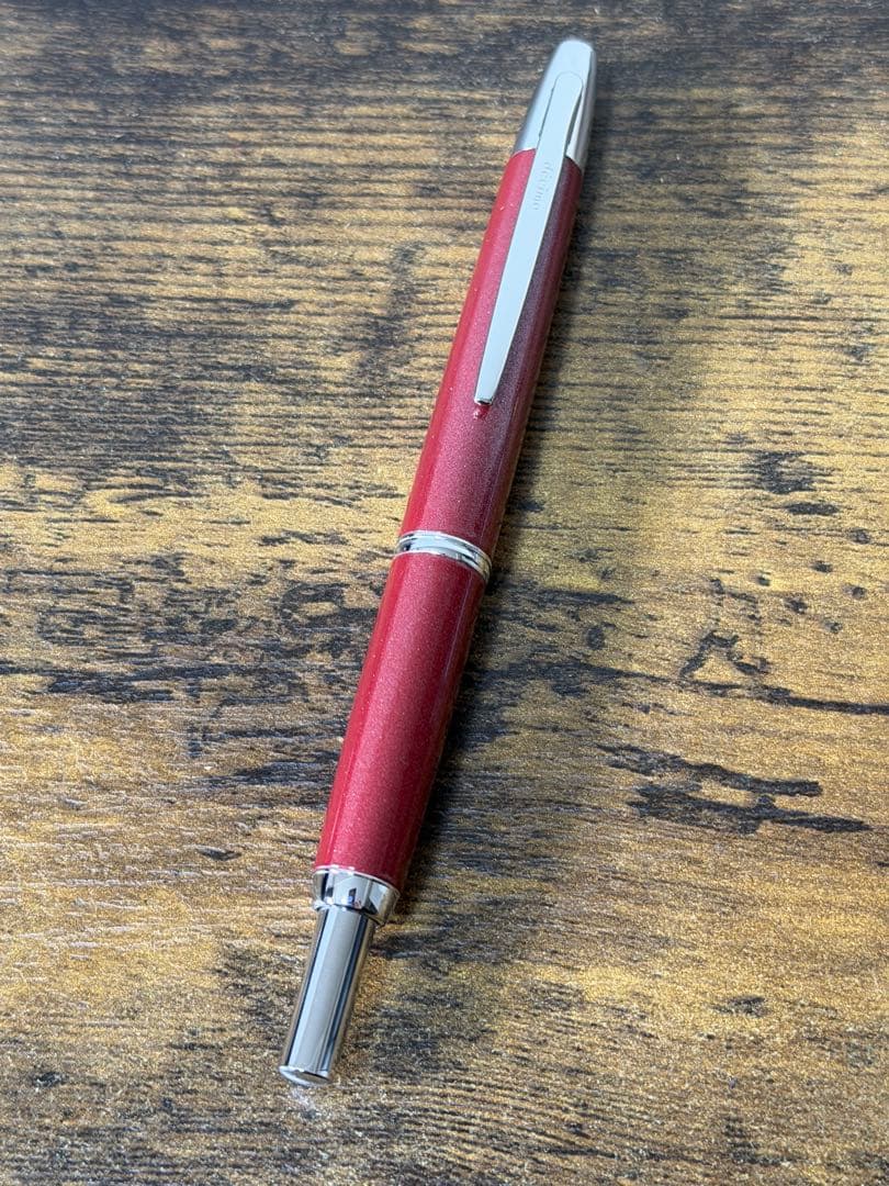 新品未使用　2009年限定　パールレッド 18金　万年筆 キャップレス デシモ