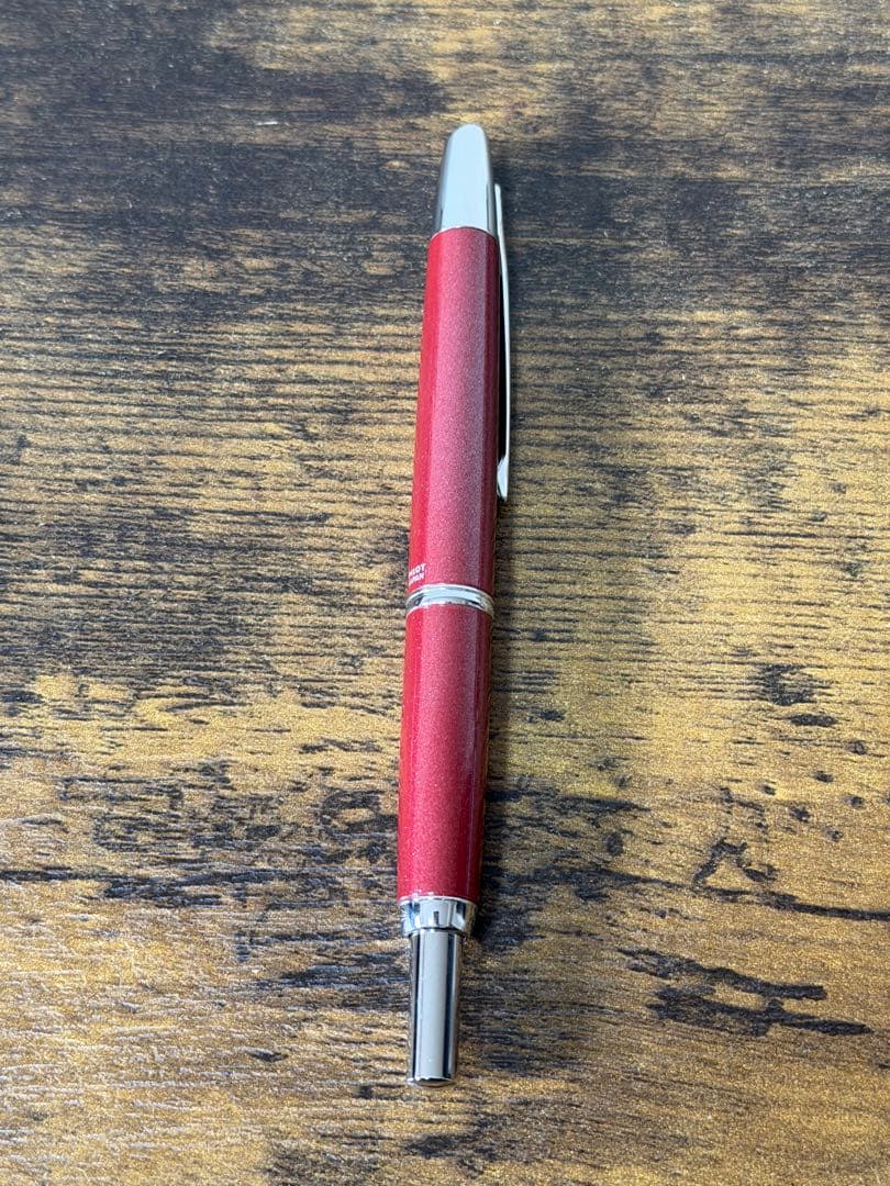 新品未使用　2009年限定　パールレッド 18金　万年筆 キャップレス デシモ