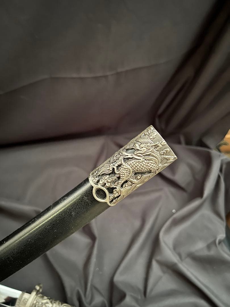 軍刀 龍頭模様銀柄　日本刀 模造刀 居合刀 武士道 鑑賞用 全長約101cm