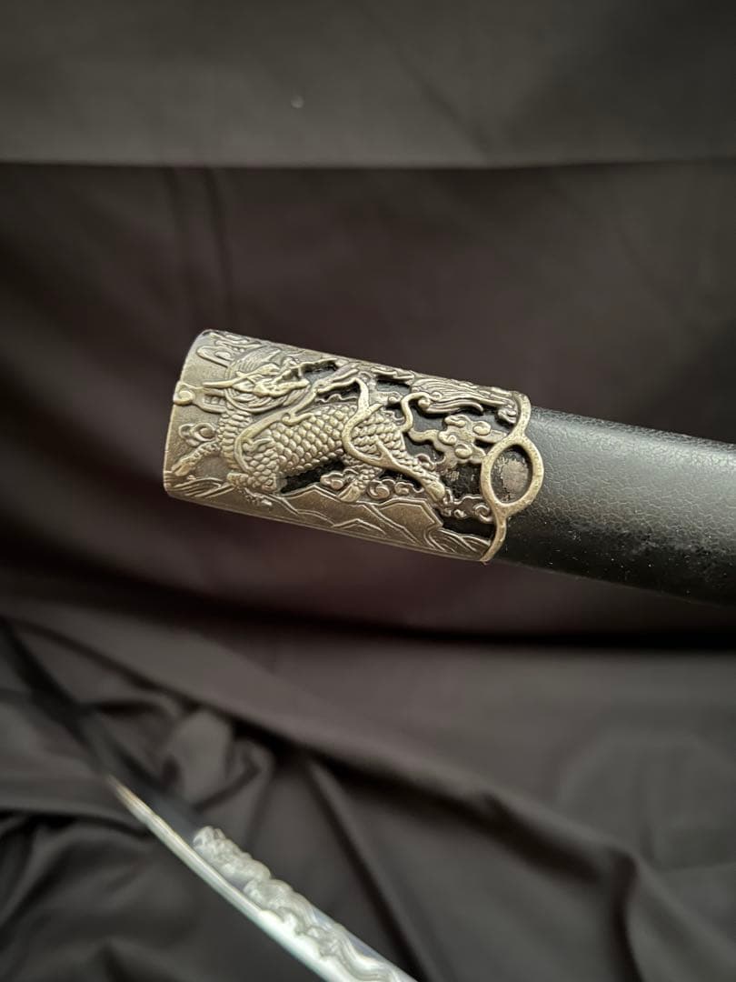 軍刀 龍頭模様銀柄　日本刀 模造刀 居合刀 武士道 鑑賞用 全長約101cm