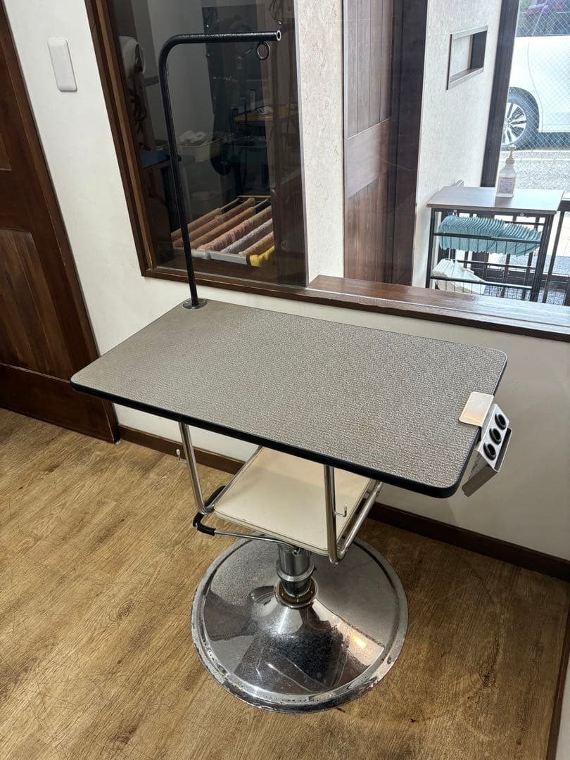 【中古・美品】業務用トリミングテーブル（株式会社ドリーム産業製）