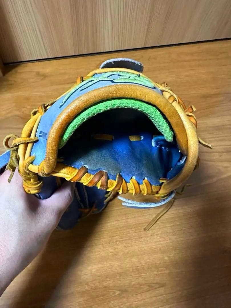 アクセフベルガード 投手用グラブ