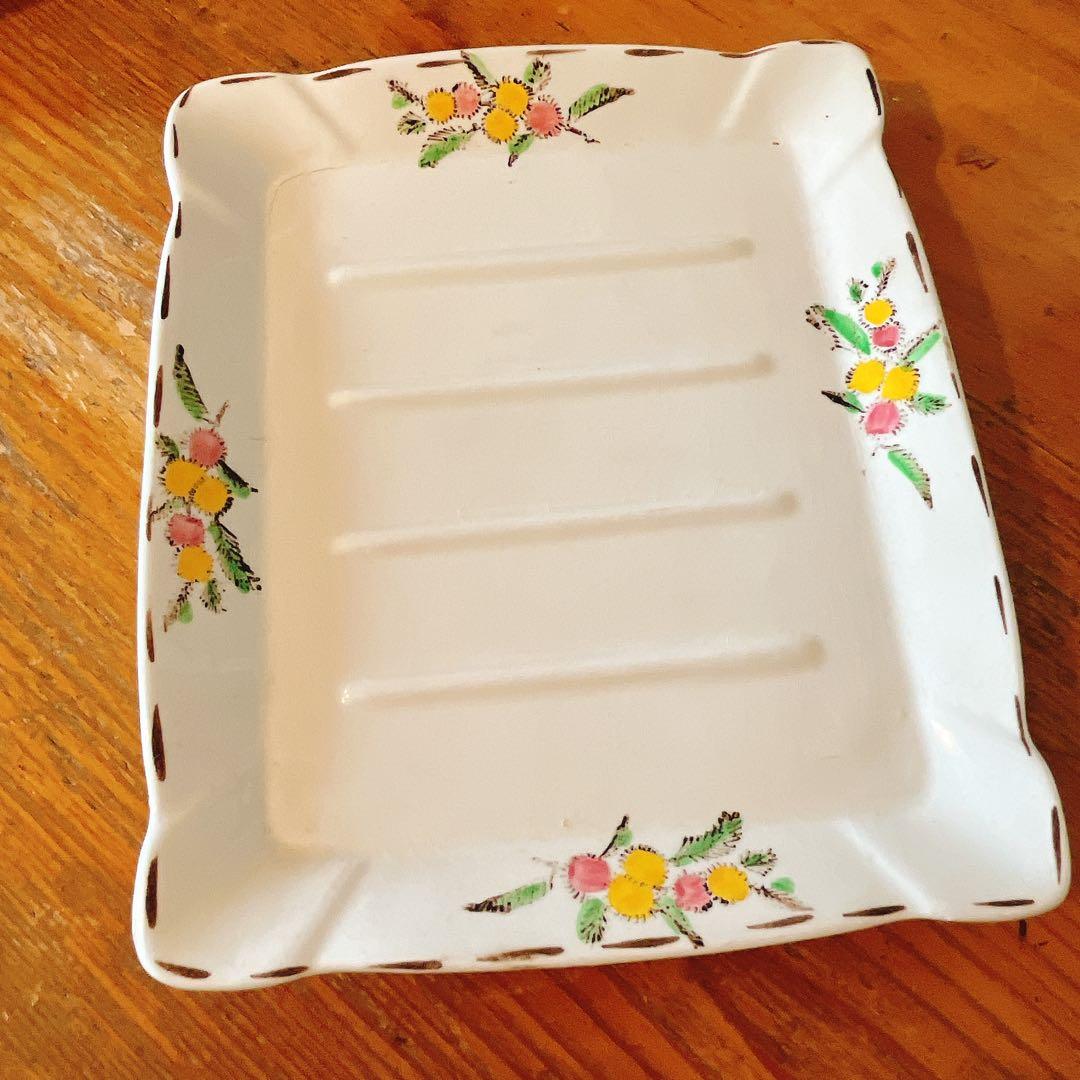 イギリス　可愛いミモザのチーズケース