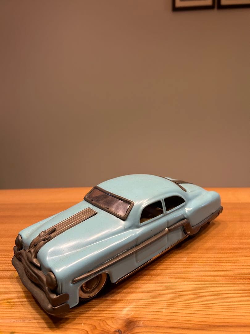 水色クラシックカー金属製モデル 自動車アンティークブリキ玩具