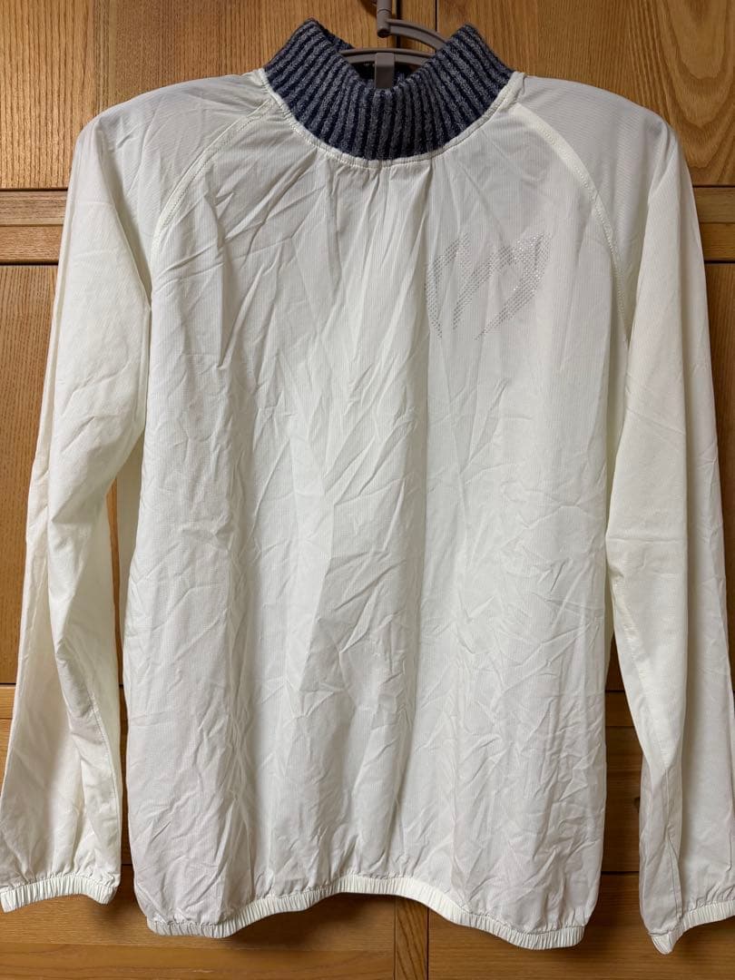 マスターバニーエディションゴルフナイロンジャンパー２枚重ね