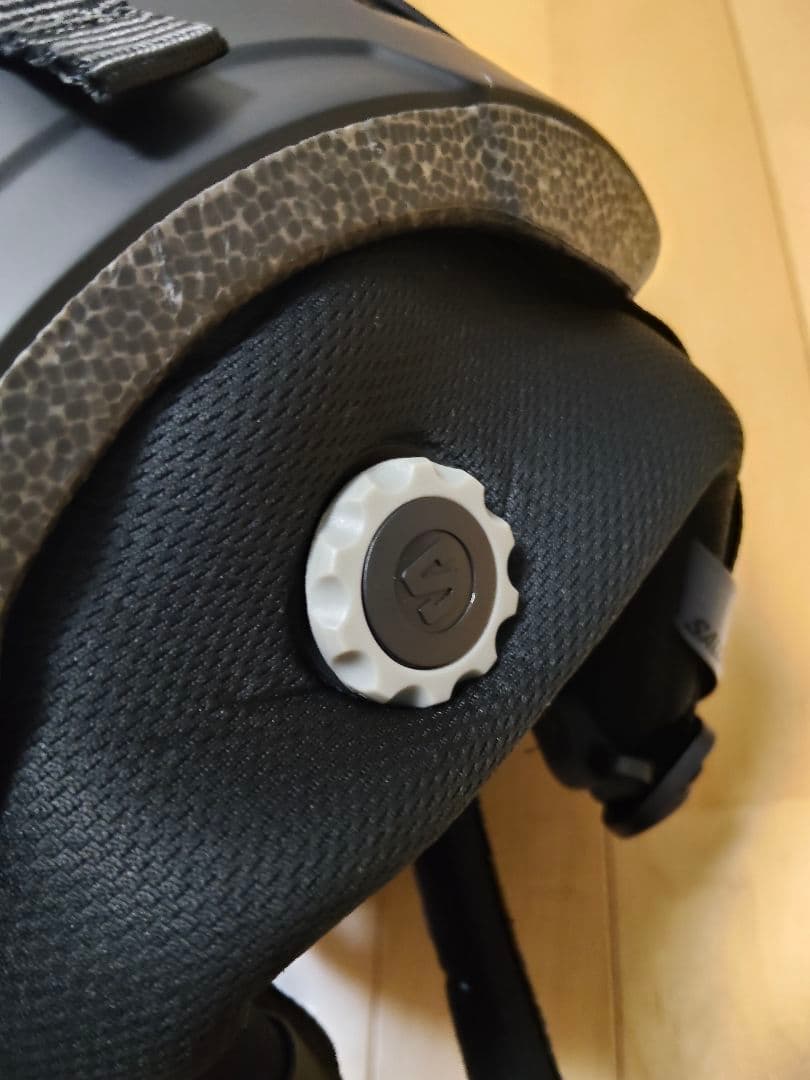 大幅値下げ中！ほぼ未使用！SALOMONサロモン　スポーツ　ヘルメット