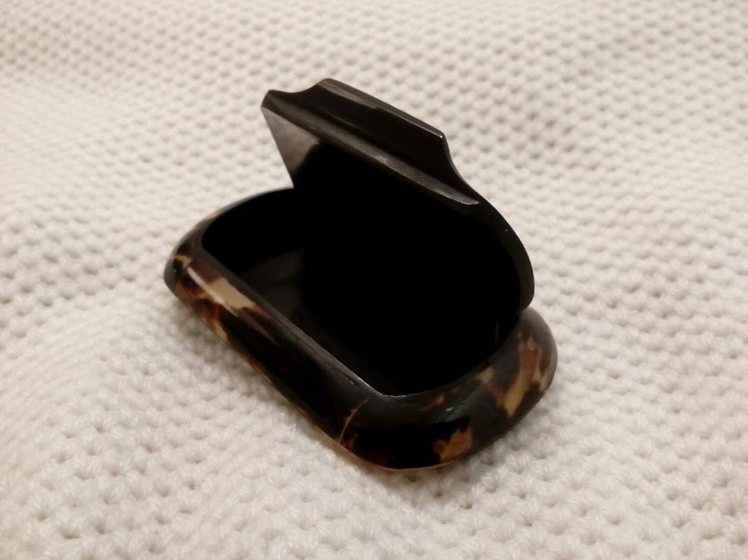 鼈甲アンティーク小物入れ