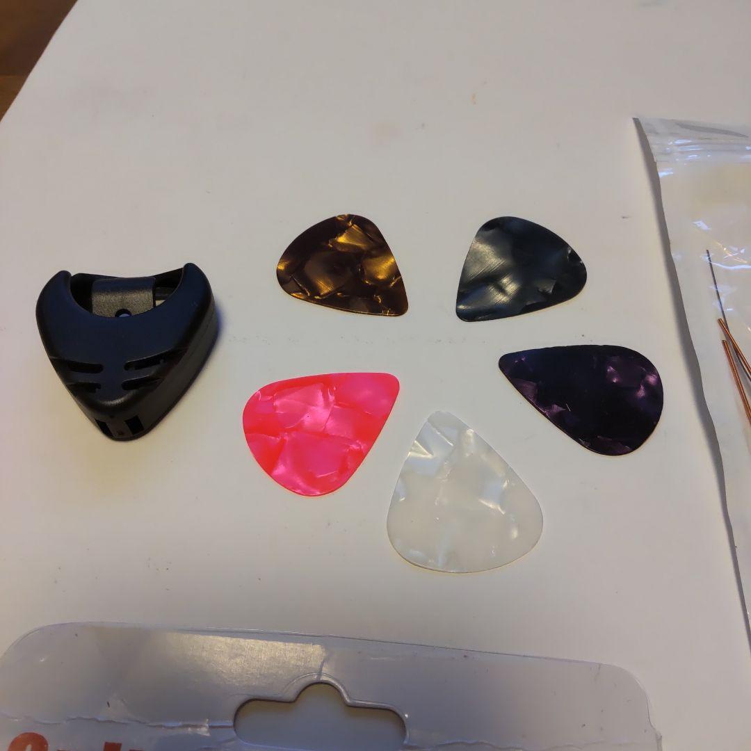 (新品！)ホワイトカッタウェイアコースティックギター