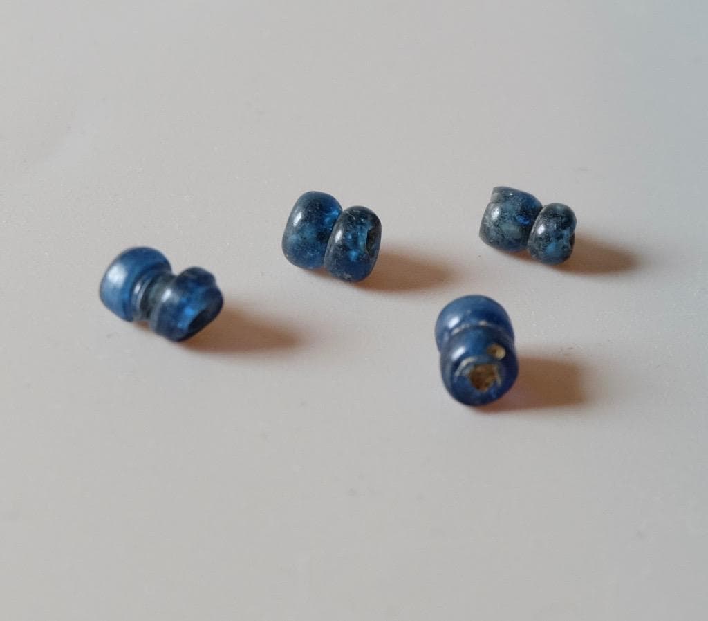 ☆ローマ時代：ブルー・ガラスのビーズ　4個セット