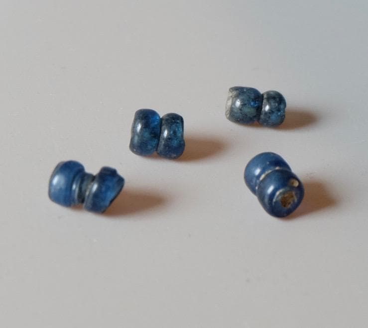 ☆ローマ時代：ブルー・ガラスのビーズ　4個セット