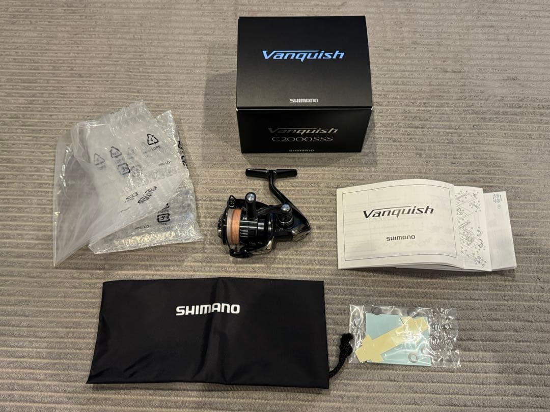 極美品SHIMANO Vanquish C2000SSS リール