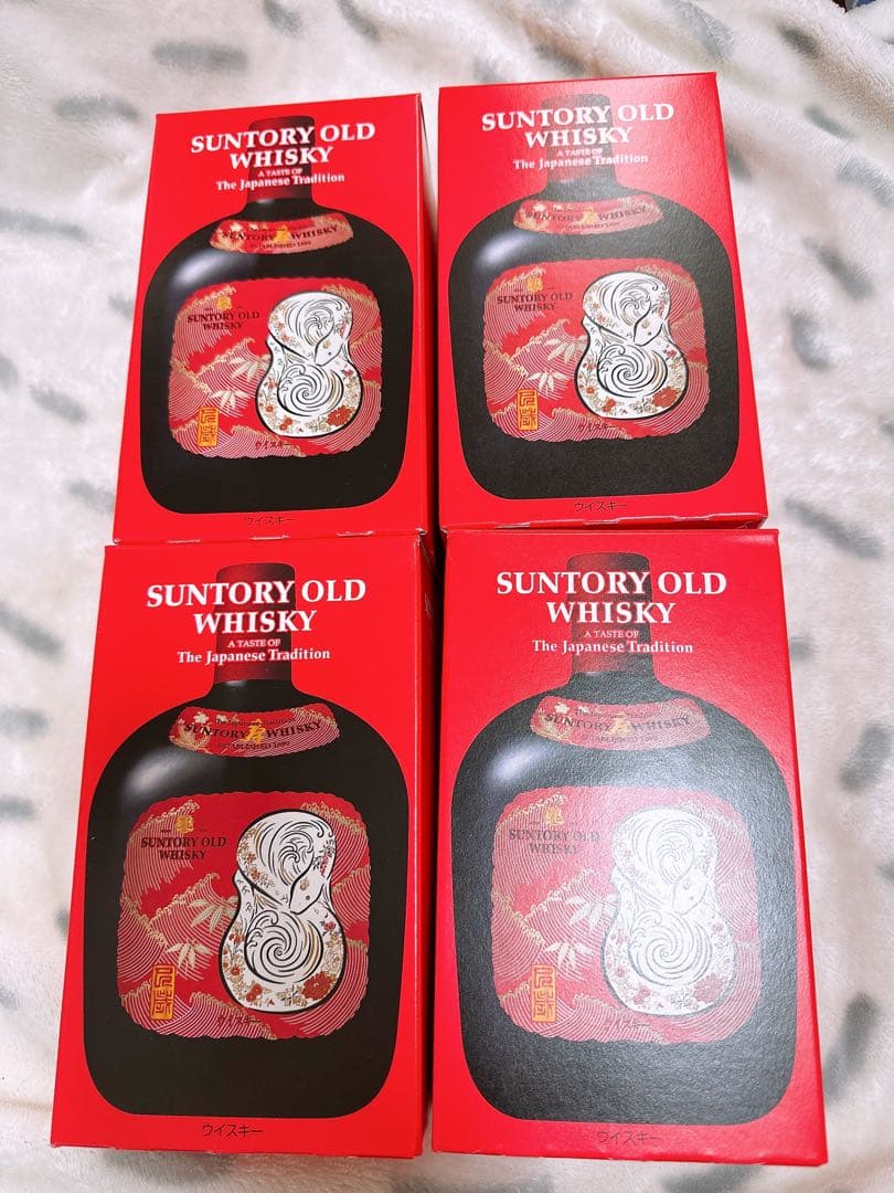 サントリーオールド 干支 ラベル へび 2025 700ml　箱付　４本セット