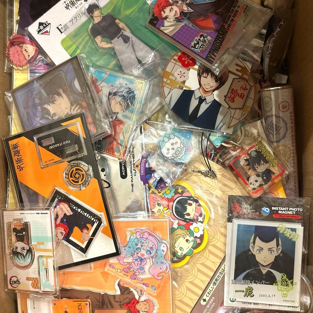 鬼滅の刃 　ラブライブ　呪術廻戦 アニメグッズ　まとめ売り 大量　500点以上