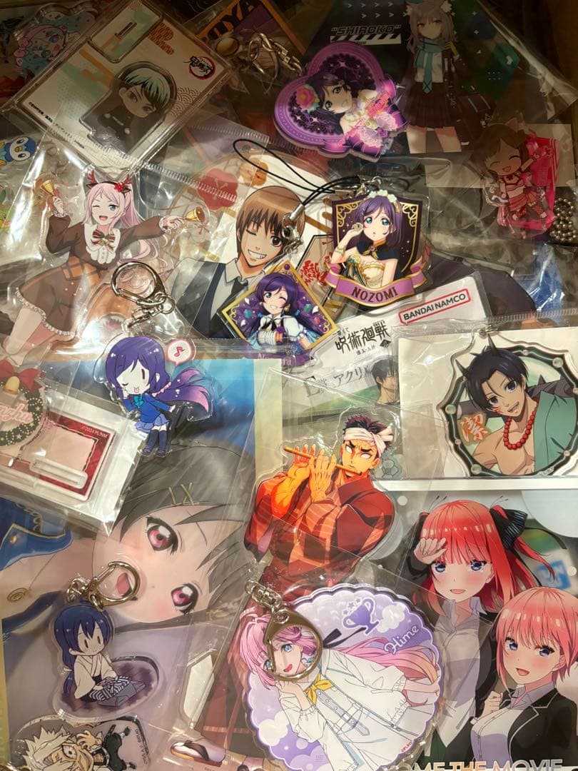 鬼滅の刃 　ラブライブ　呪術廻戦 アニメグッズ　まとめ売り 大量　500点以上