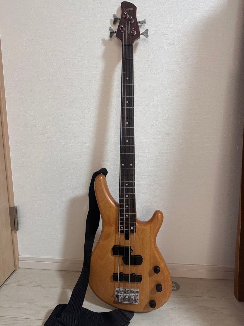 ヤマハ Motion B ベースギター販売中、美しい音色、良好なメンテナンス！