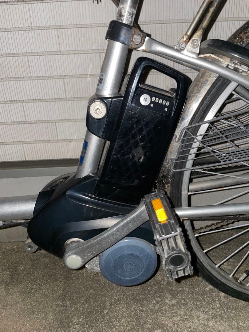 シルバー 電動アシスト自転車 前後バスケット付き