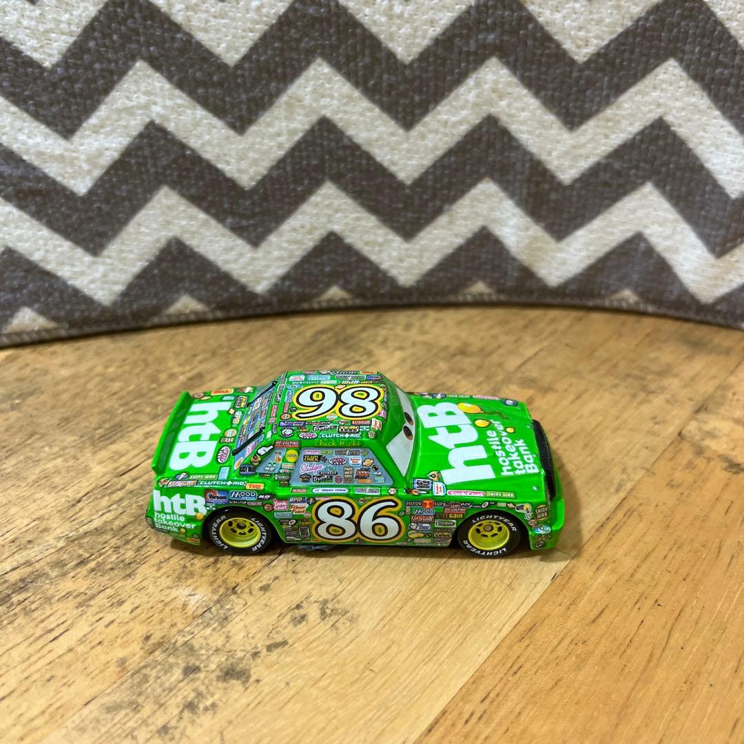 マテル　カーズ　チックヒックス 86 ハウラートレーラー、ピットクルーのセット