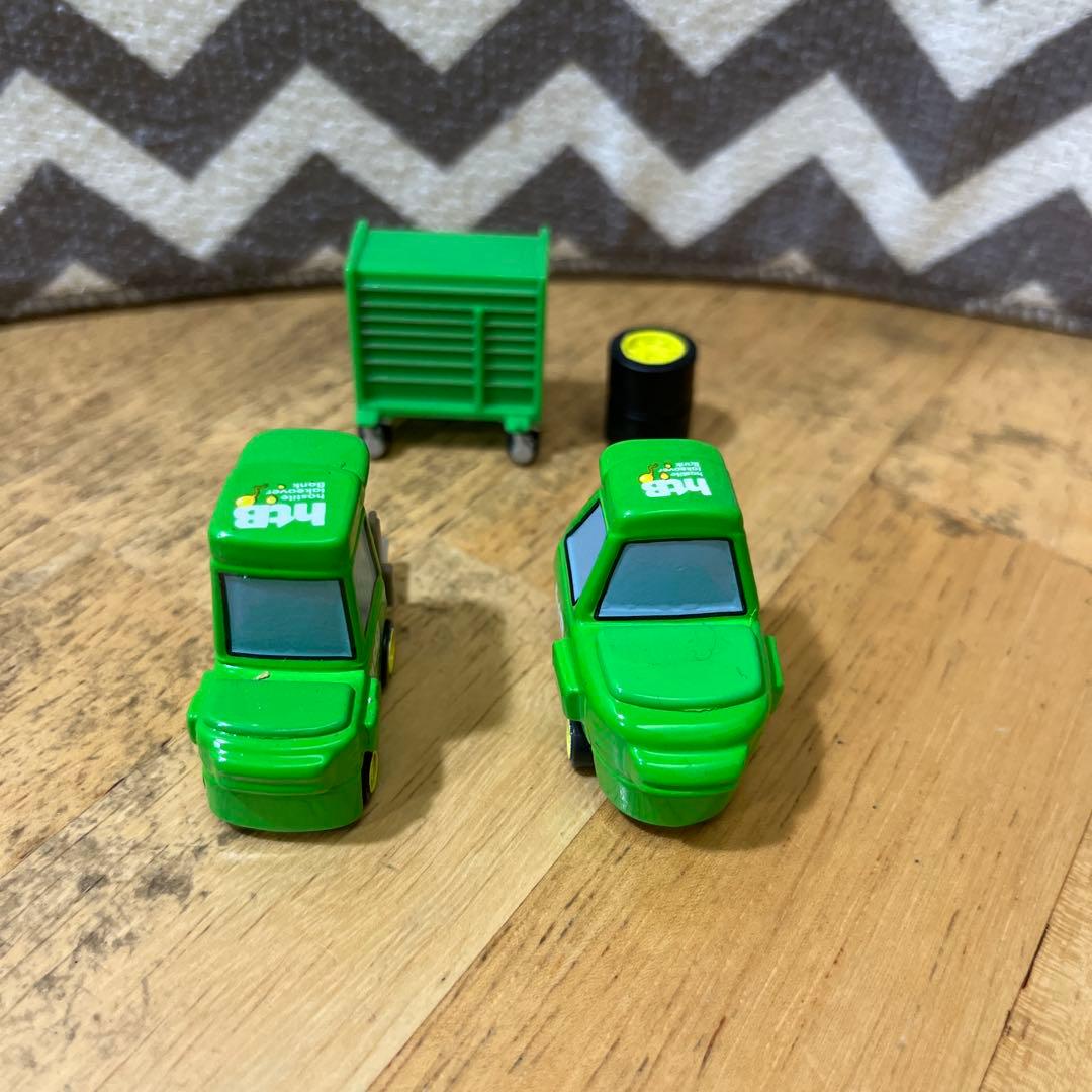 マテル　カーズ　チックヒックス 86 ハウラートレーラー、ピットクルーのセット