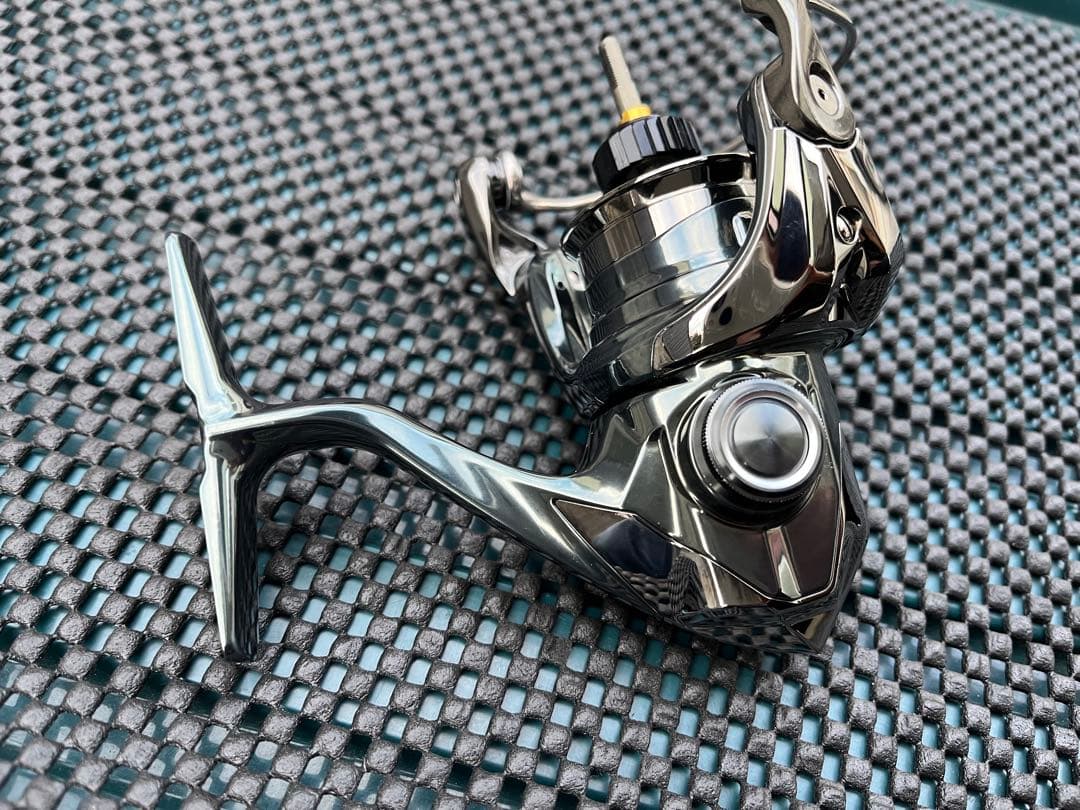 【超美品】SHIMANO 22ステラC2000SHG