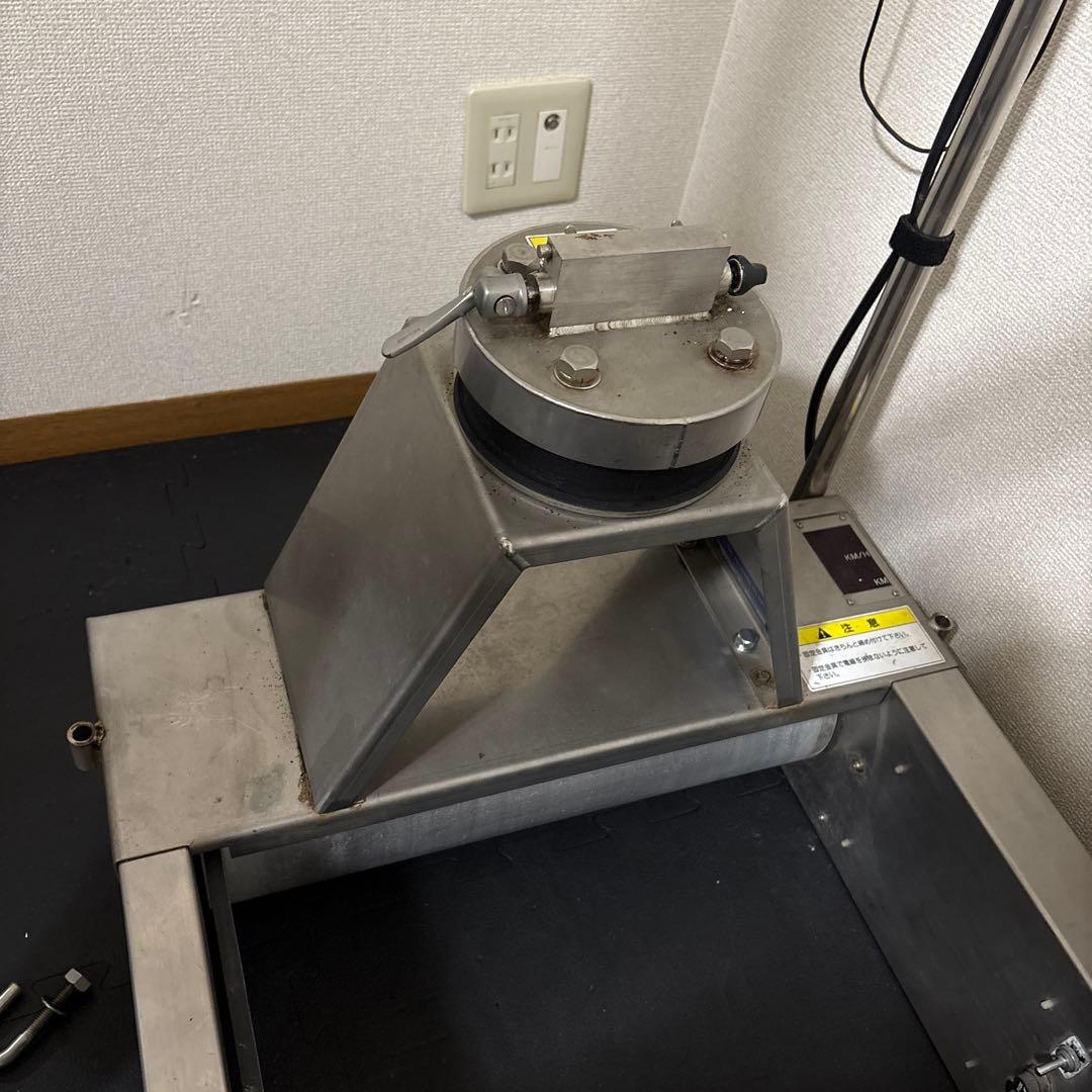 前輪固定ユニットARAGO アラゴ　3本ローラーの固定機